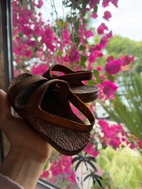 Kids Brown Textured Sandals - Hawaii J Slips